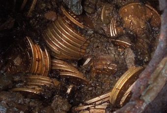 que-significa-soñar-monedas-dinero-antiguo